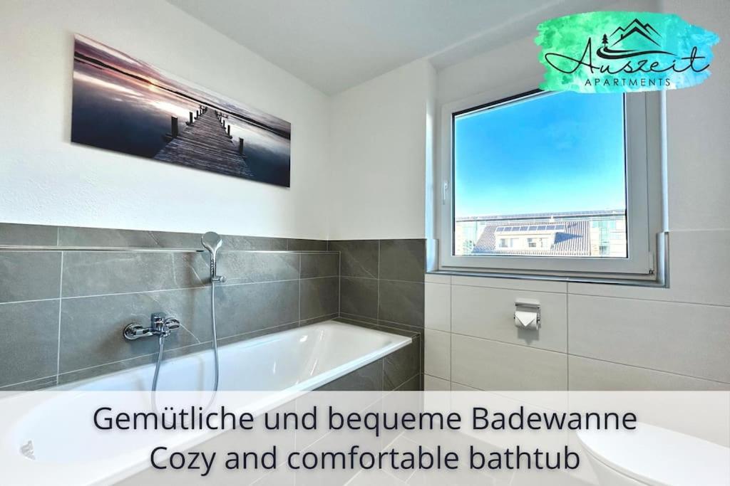 Auszeit Apartment Deluxe Am Uferpark - Nur 100 M Bis Zum Bodensee, Direkt Am Bodenseeradweg, 2 Schlafzimmer, 2 Sonnenbalkone, Schnelles Wlan, Kostenloser Tiefgaragenstellplatz, Fuer Bis Zu 4 Personen Friedrichshafen Buitenkant foto